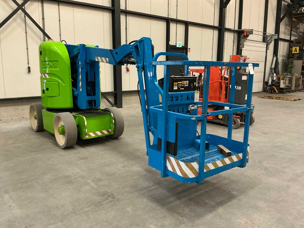 1999 GROVE AMZ 30 NEU AERIAL PLATFORM - Arbeitsbühne: das Bild 5 1999 GROVE AMZ 30 NEU AERIAL PLATFORM - Arbeitsbühne: das Bild 5