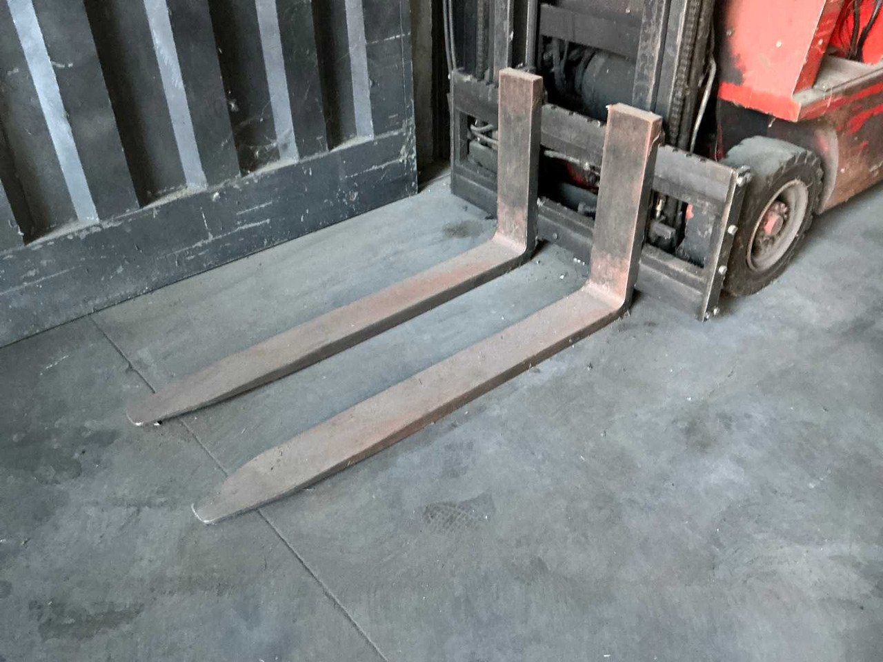 2002 MORA EP 18 FORKLIFT TO BE OVERHAULED - Gabelstapler: das Bild 4 2002 MORA EP 18 FORKLIFT TO BE OVERHAULED - Gabelstapler: das Bild 4