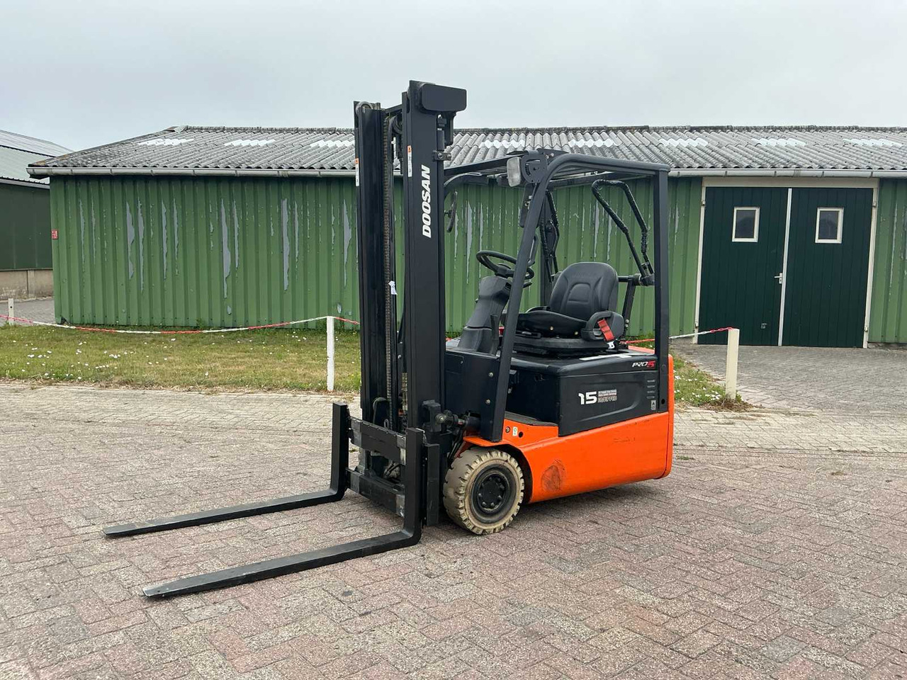 2010 DOOSAN B15T-5 FORKLIFT - Gabelstapler: das Bild 2 2010 DOOSAN B15T-5 FORKLIFT - Gabelstapler: das Bild 2