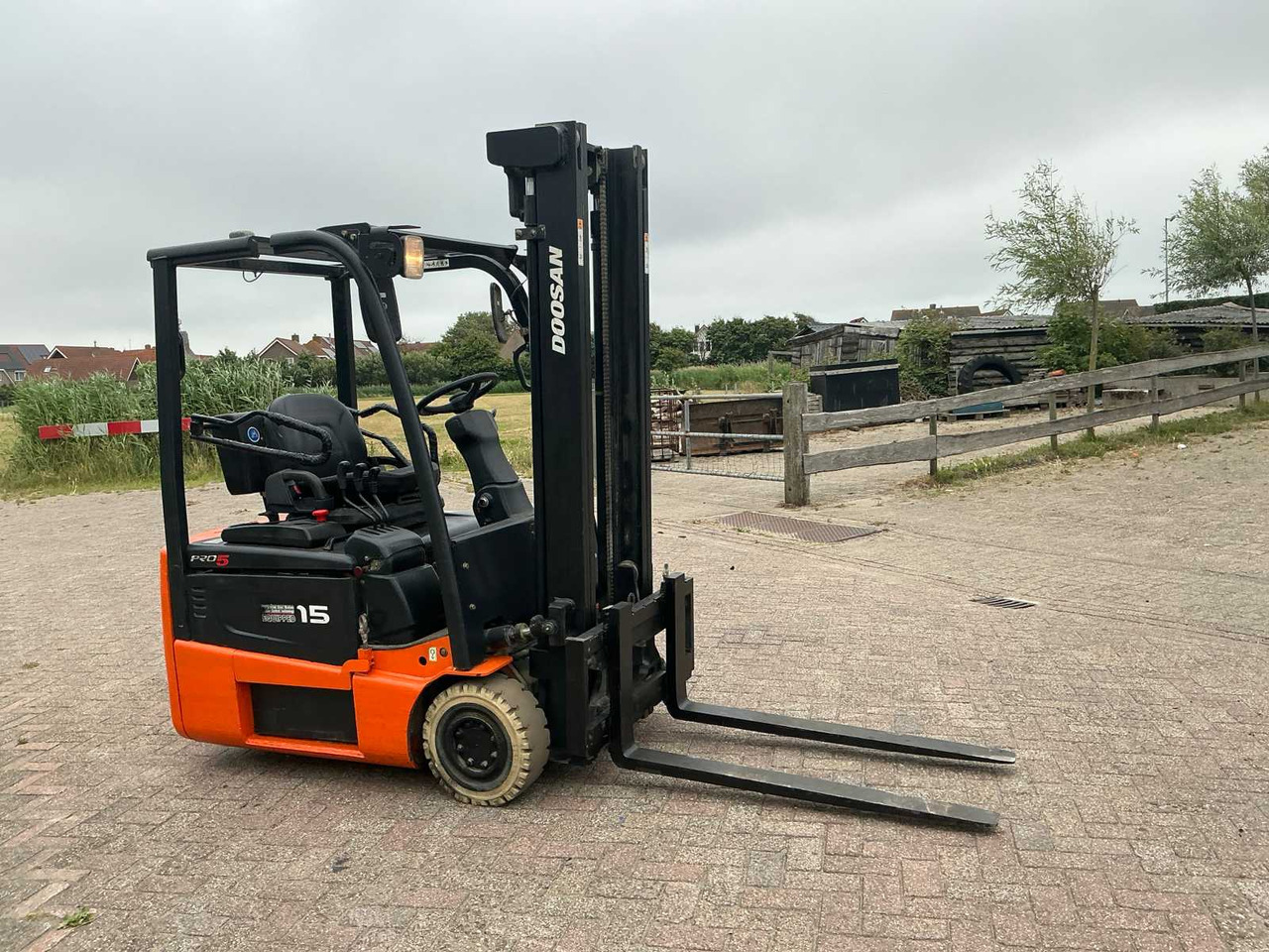 2010 DOOSAN B15T-5 FORKLIFT - Gabelstapler: das Bild 4 2010 DOOSAN B15T-5 FORKLIFT - Gabelstapler: das Bild 4