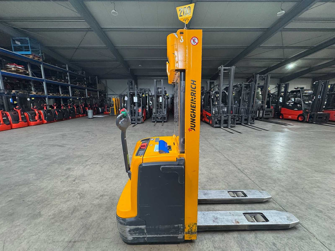 2013 JUNGHEINRICH EJC220 2,000KG STACKER PALLET TRUCK ANT FREE LIFT - Gabelstapler: das Bild 2 2013 JUNGHEINRICH EJC220 2,000KG STACKER PALLET TRUCK ANT FREE LIFT - Gabelstapler: das Bild 2