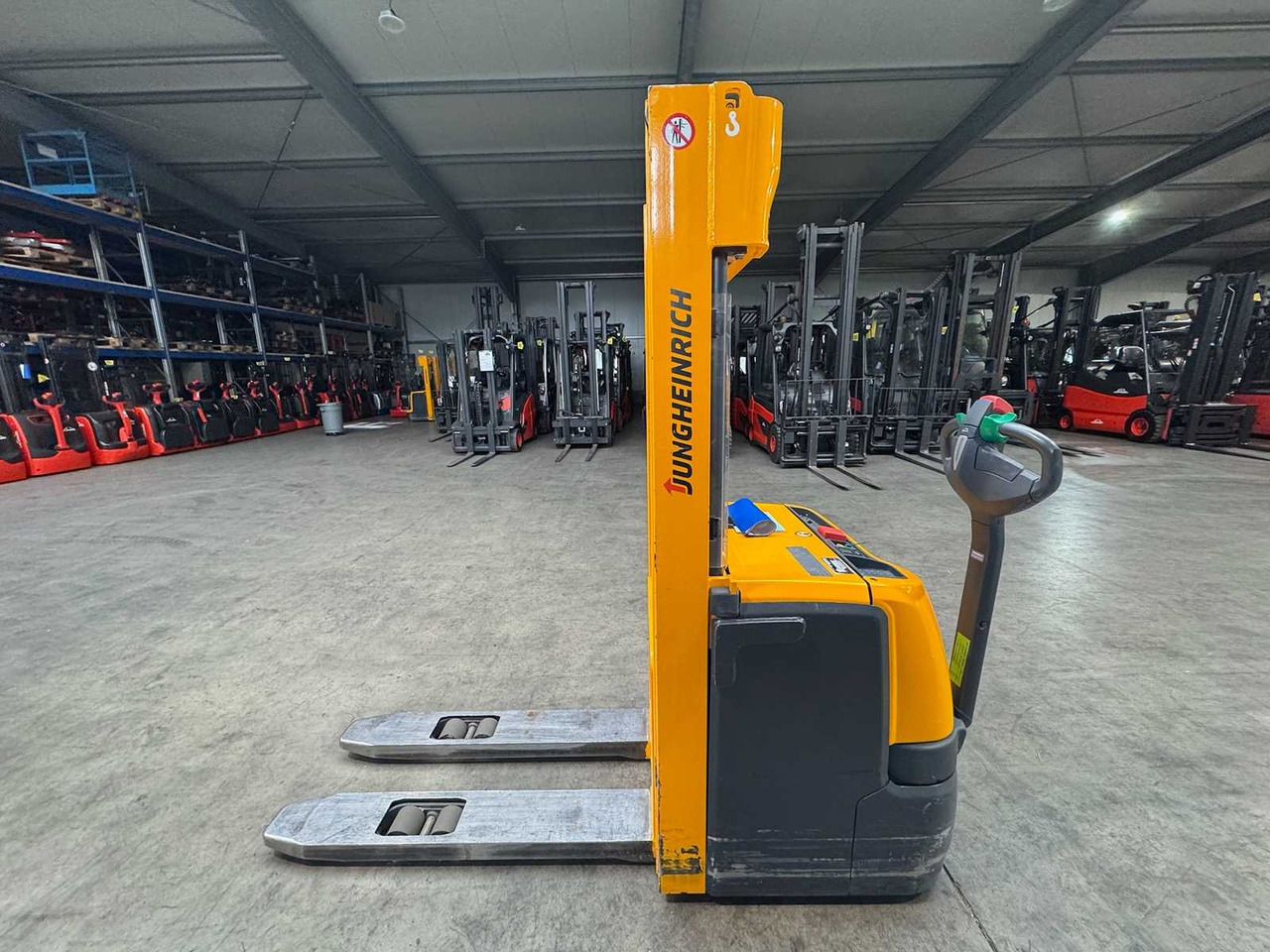 2013 JUNGHEINRICH EJC220 2,000KG STACKER PALLET TRUCK ANT FREE LIFT - Gabelstapler: das Bild 5 2013 JUNGHEINRICH EJC220 2,000KG STACKER PALLET TRUCK ANT FREE LIFT - Gabelstapler: das Bild 5