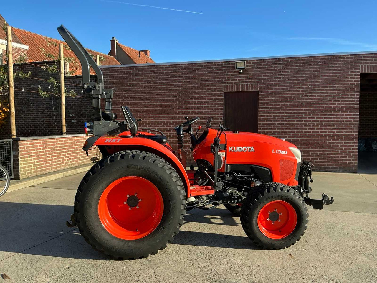 2020 KUBOTA L1361 FOUR WHEEL DRIVE FARM TRACTOR - Traktor: das Bild 5 2020 KUBOTA L1361 FOUR WHEEL DRIVE FARM TRACTOR - Traktor: das Bild 5
