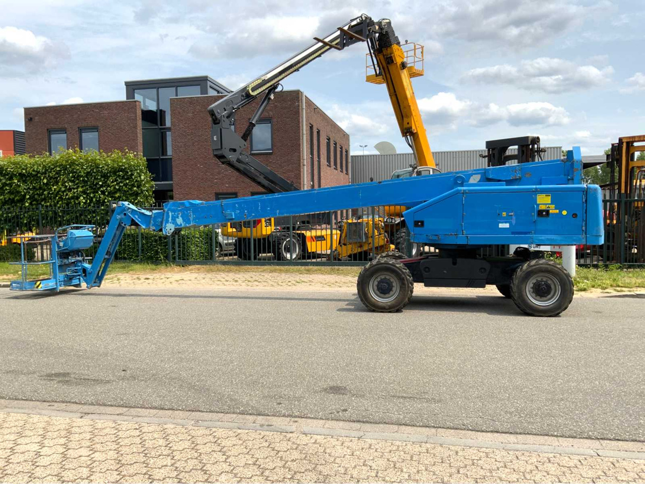 Aichi SP21AJ - Arbeitsbühne: das Bild 2 Aichi SP21AJ - Arbeitsbühne: das Bild 2