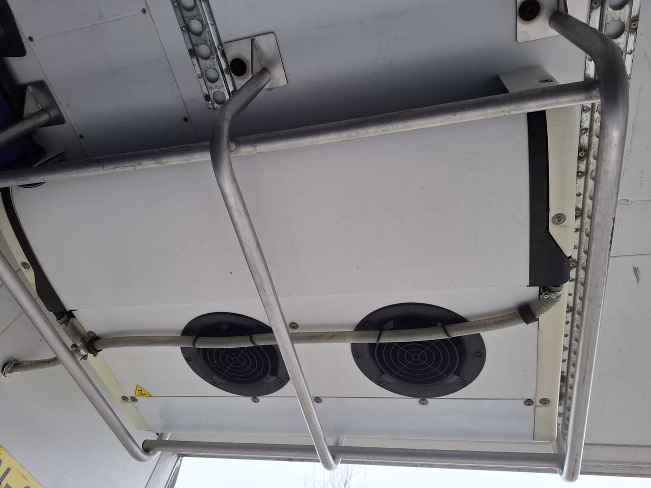 2015 SCHMITZ CARGOBULL SCB*S3B SEMI-TRAILER / REFRIGERATED TRAILER - Auflieger: das Bild 5 2015 SCHMITZ CARGOBULL SCB*S3B SEMI-TRAILER / REFRIGERATED TRAILER - Auflieger: das Bild 5