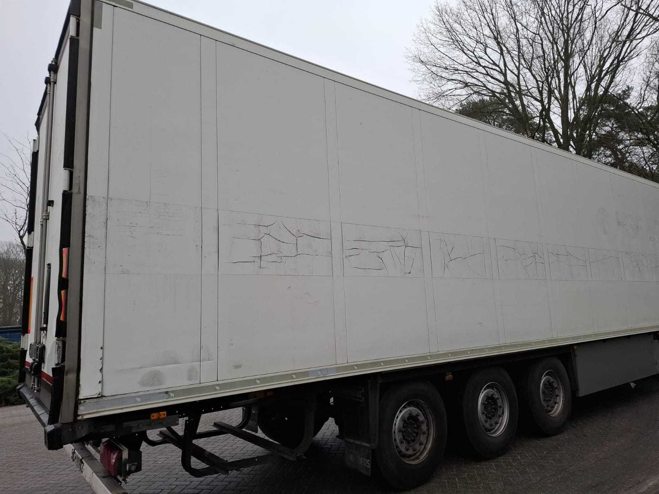 2015 SCHMITZ CARGOBULL SCB*S3B SEMI-TRAILER / REFRIGERATED TRAILER - Auflieger: das Bild 4 2015 SCHMITZ CARGOBULL SCB*S3B SEMI-TRAILER / REFRIGERATED TRAILER - Auflieger: das Bild 4