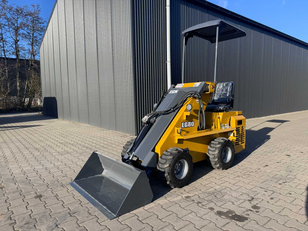 Bison Tek EG80 - Kompaktlader: das Bild 2 Bison Tek EG80 - Kompaktlader: das Bild 2