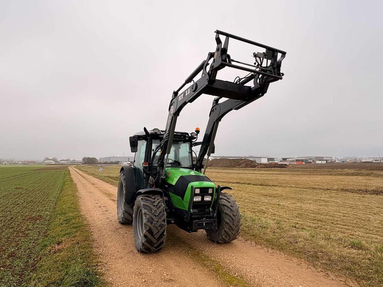 DEUTZ FAHR 5090.4 D GS - COMPACT ALL-WHEEL DRIVE TRACTOR WITH UNDERBODY PROTECTION (2018) - Traktor: das Bild 3 DEUTZ FAHR 5090.4 D GS - COMPACT ALL-WHEEL DRIVE TRACTOR WITH UNDERBODY PROTECTION (2018) - Traktor: das Bild 3