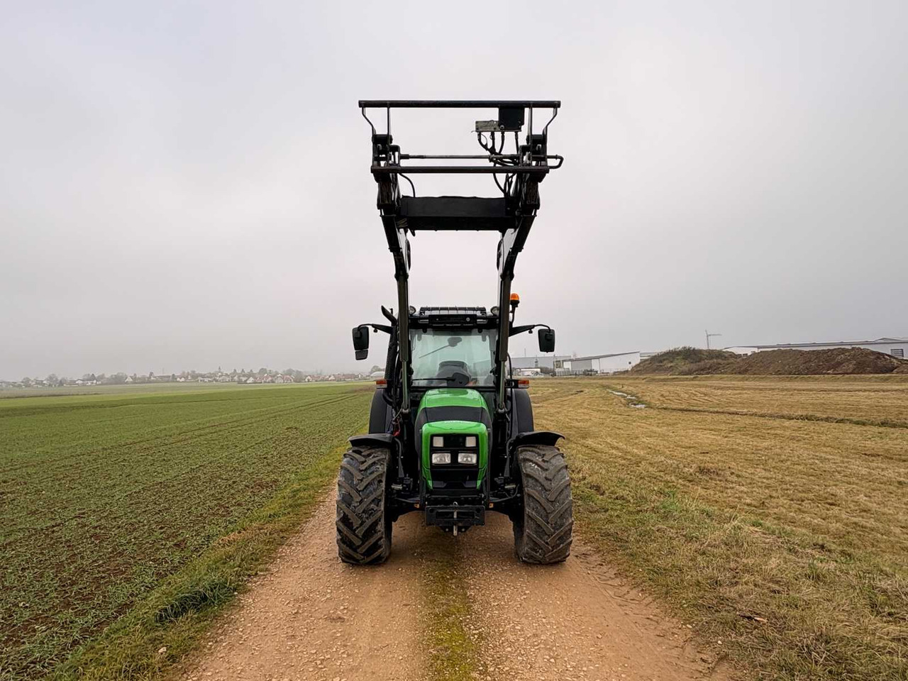 DEUTZ FAHR 5090.4 D GS - COMPACT ALL-WHEEL DRIVE TRACTOR WITH UNDERBODY PROTECTION (2018) - Traktor: das Bild 2 DEUTZ FAHR 5090.4 D GS - COMPACT ALL-WHEEL DRIVE TRACTOR WITH UNDERBODY PROTECTION (2018) - Traktor: das Bild 2