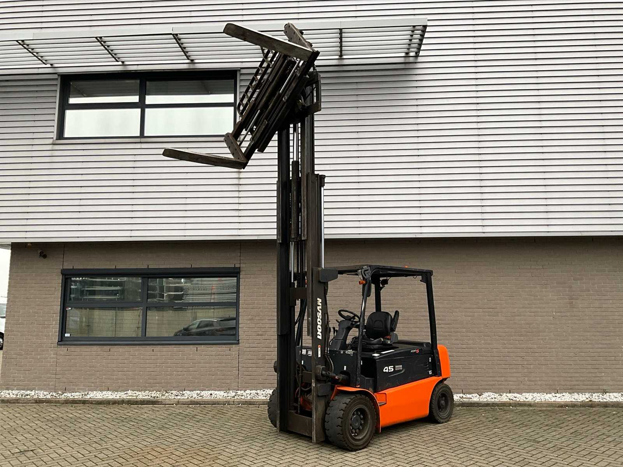 DOOSAN - B45X-5 - FORKLIFT - Gabelstapler: das Bild 2 DOOSAN - B45X-5 - FORKLIFT - Gabelstapler: das Bild 2