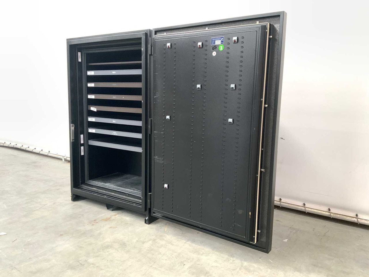 Datasafe Lampertz S15 - Baugeräte: das Bild 3 Datasafe Lampertz S15 - Baugeräte: das Bild 3