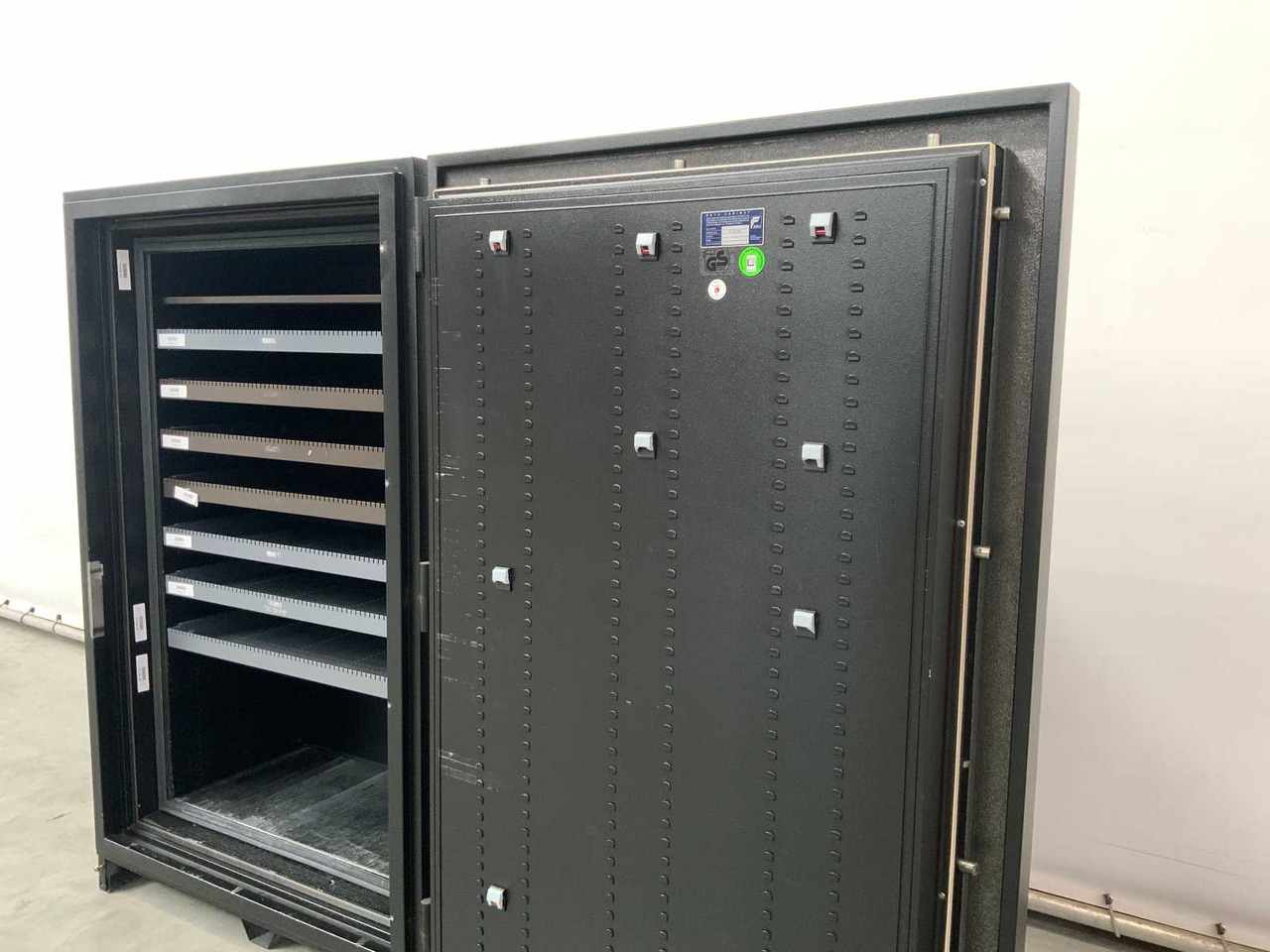 Datasafe Lampertz S15 - Baugeräte: das Bild 5 Datasafe Lampertz S15 - Baugeräte: das Bild 5