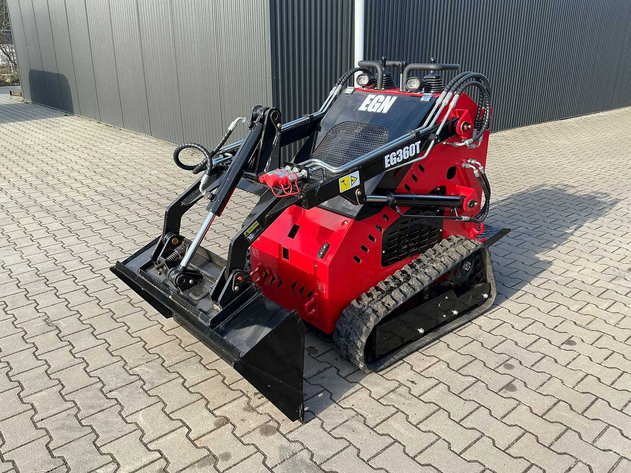 EGN EG360T - Kompaktlader: das Bild 5 EGN EG360T - Kompaktlader: das Bild 5