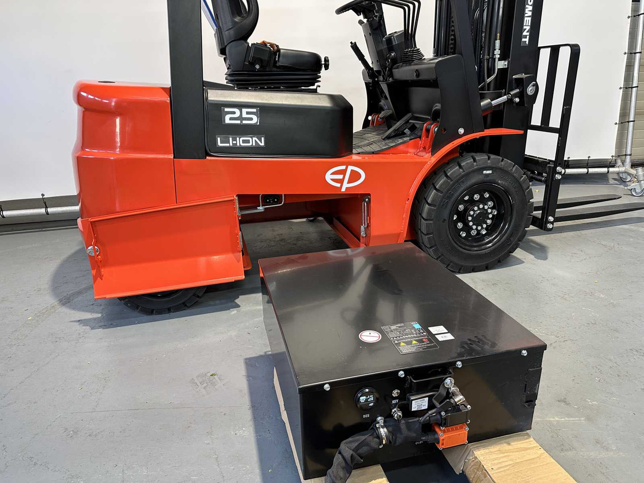 Gabelstapler EP - EFL 252 X - FORK POSITIONER, SIDESHIFT, TRIPLEX, FORKLIFT 2025: das Bild 20