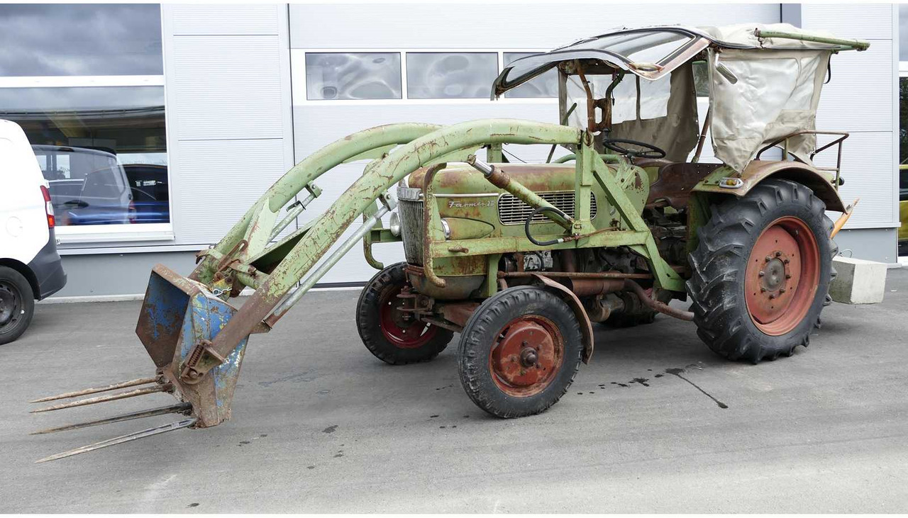 Fendt Farmer 2D - Traktor: das Bild 1 Fendt Farmer 2D - Traktor: das Bild 1