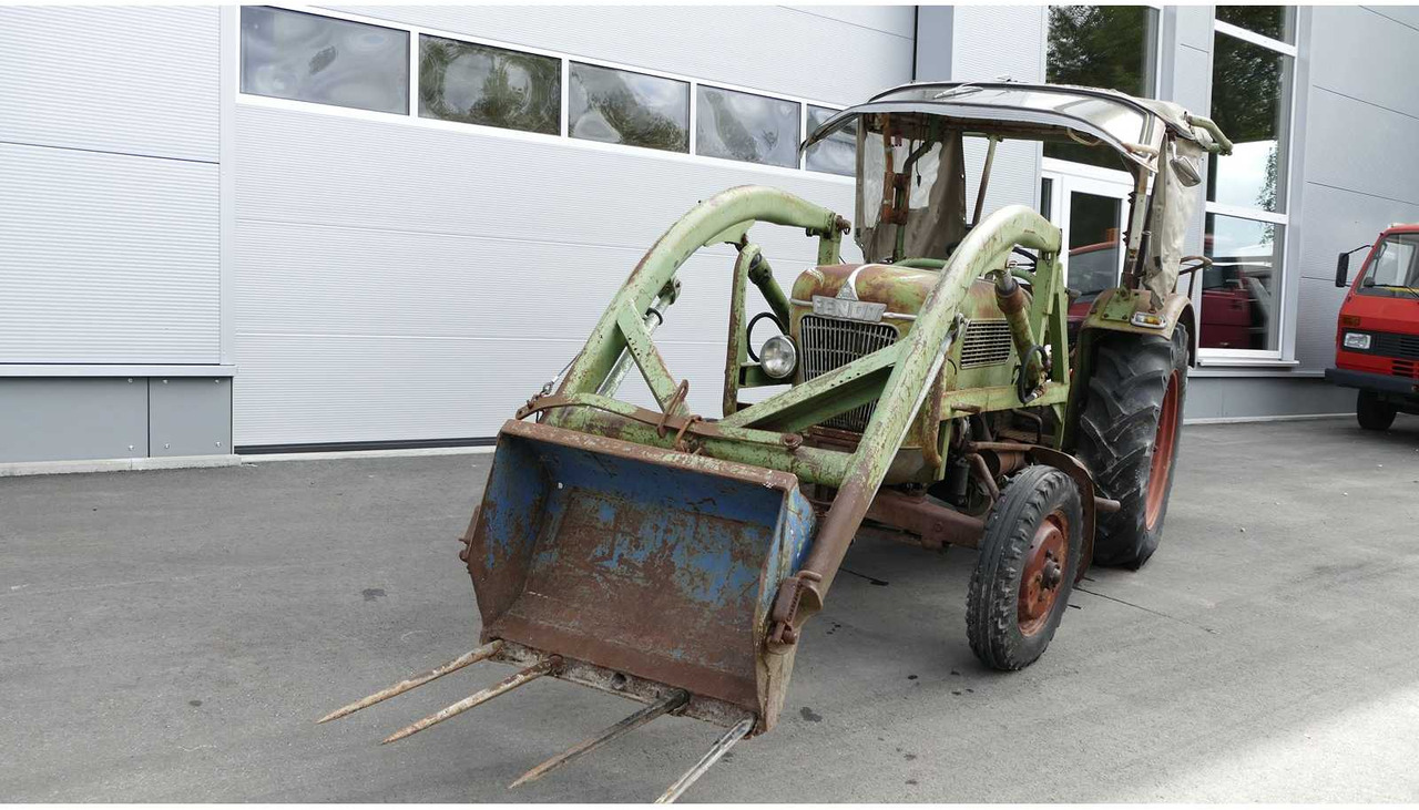 Fendt Farmer 2D - Traktor: das Bild 2 Fendt Farmer 2D - Traktor: das Bild 2
