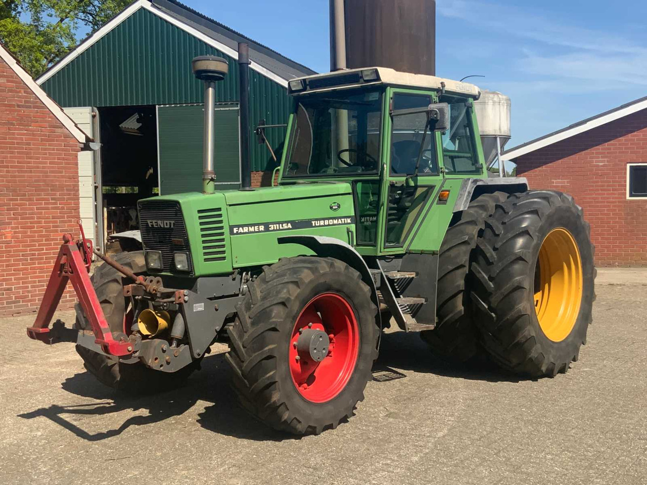 Fendt Farmer 311 LSA - Traktor: das Bild 1 Fendt Farmer 311 LSA - Traktor: das Bild 1