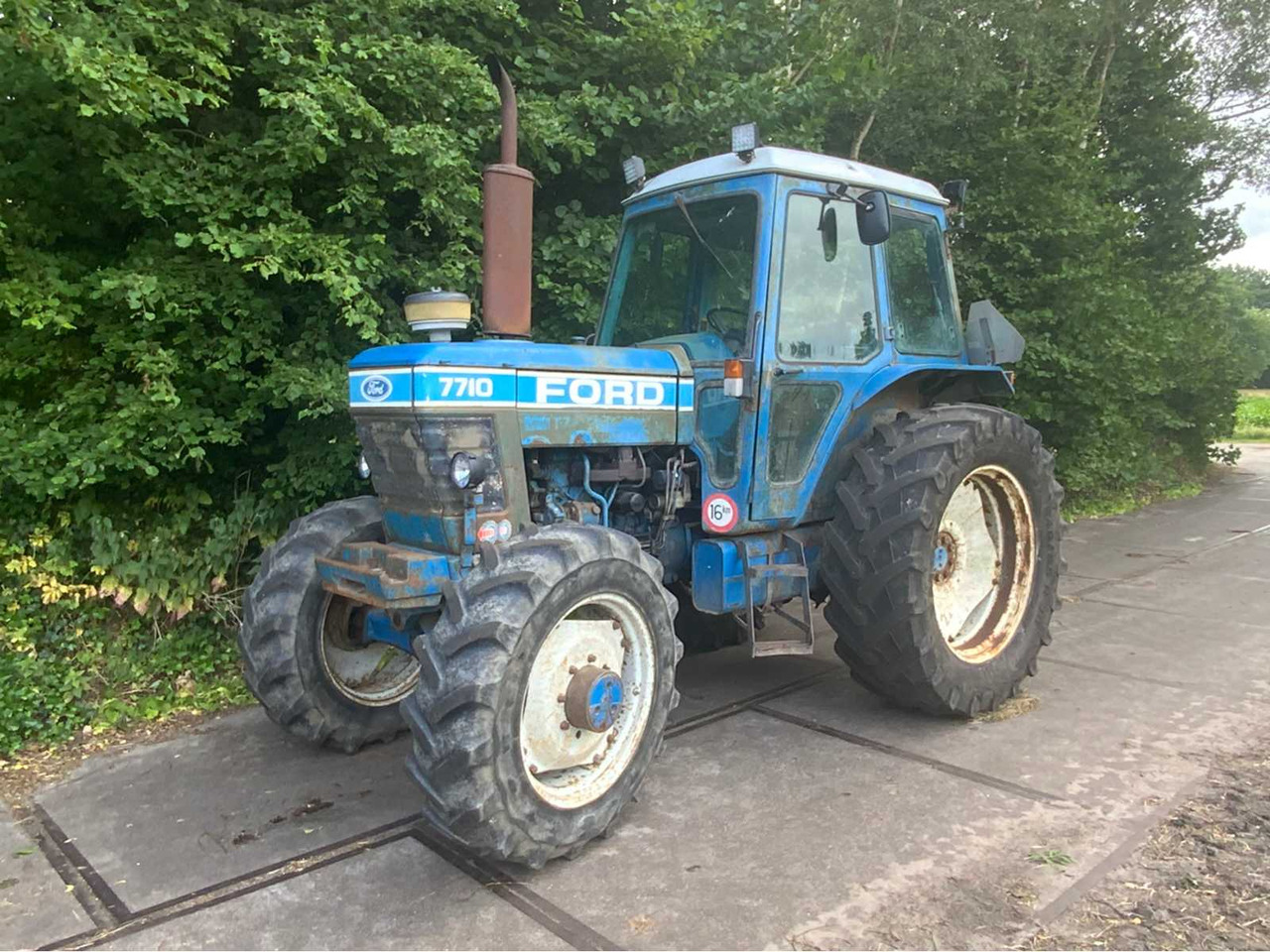 Ford 7710 - Traktor: das Bild 1 Ford 7710 - Traktor: das Bild 1