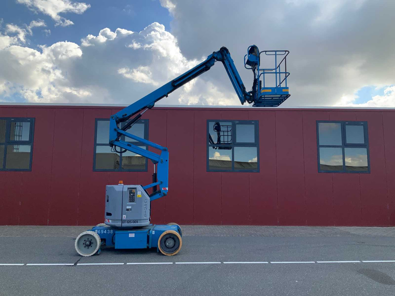 Genie Z-34/22N - Arbeitsbühne: das Bild 1 Genie Z-34/22N - Arbeitsbühne: das Bild 1