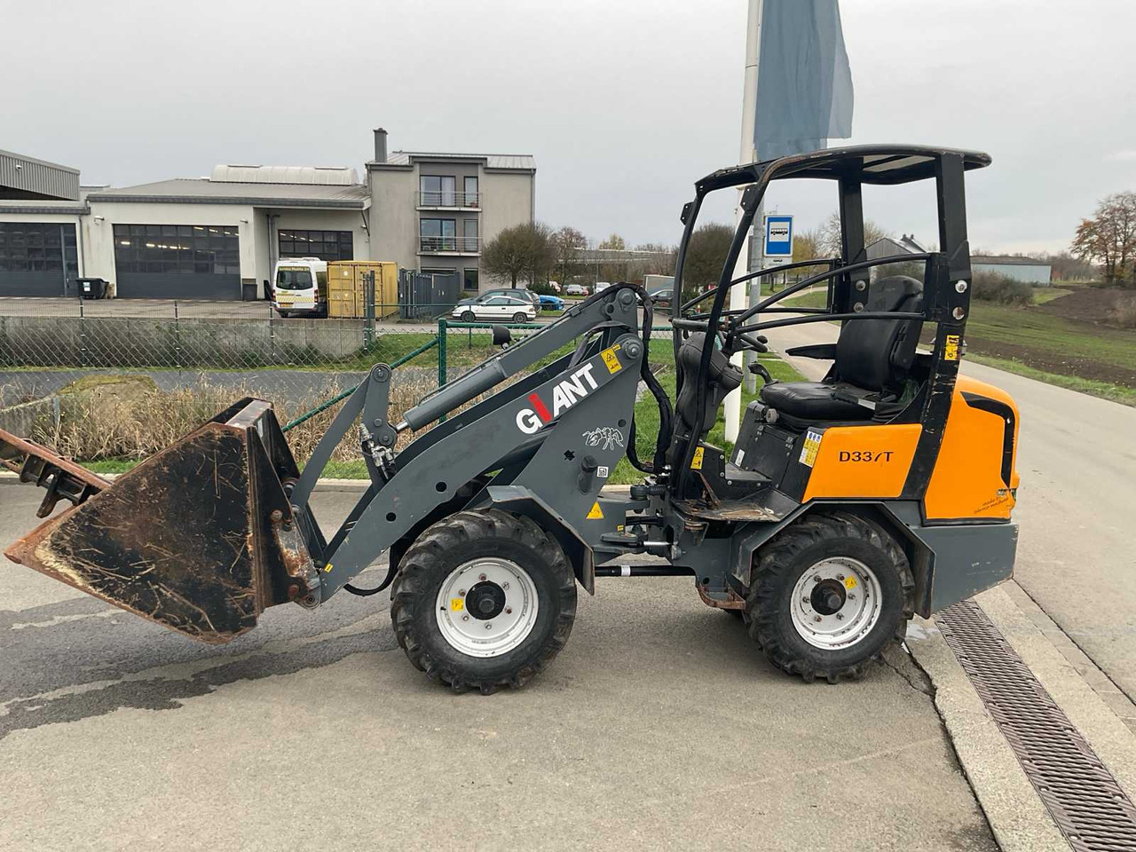 Giant D337T - Radlader: das Bild 2 Giant D337T - Radlader: das Bild 2