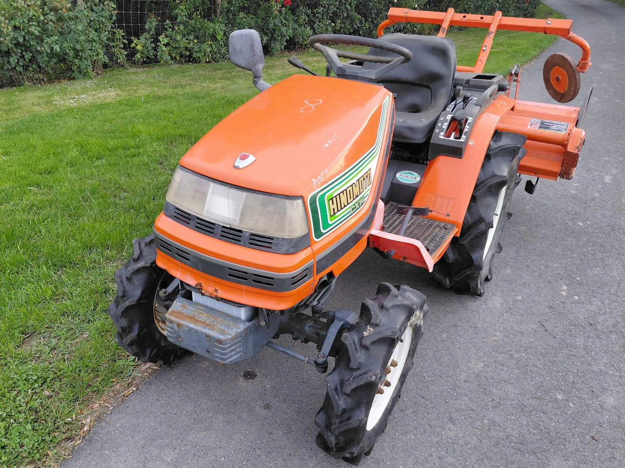 Hinomoto C14 - Kleintraktor: das Bild 1 Hinomoto C14 - Kleintraktor: das Bild 1