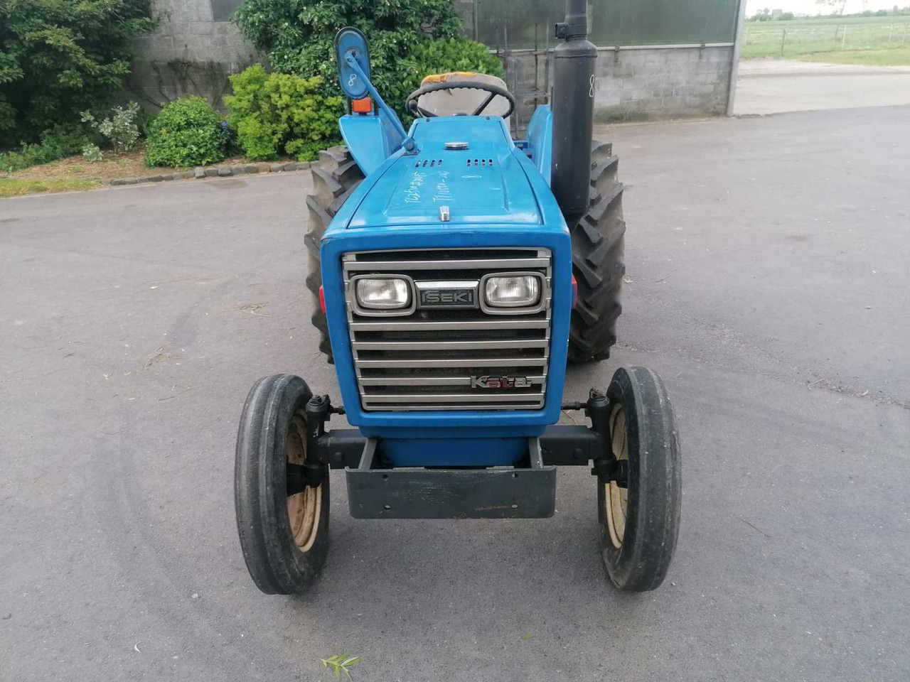Iseki TL2500 - Kleintraktor: das Bild 2 Iseki TL2500 - Kleintraktor: das Bild 2
