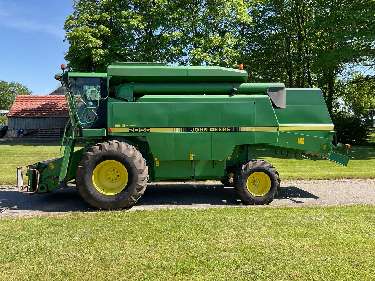 John Deere 2056 - Mähdrescher: das Bild 2 John Deere 2056 - Mähdrescher: das Bild 2
