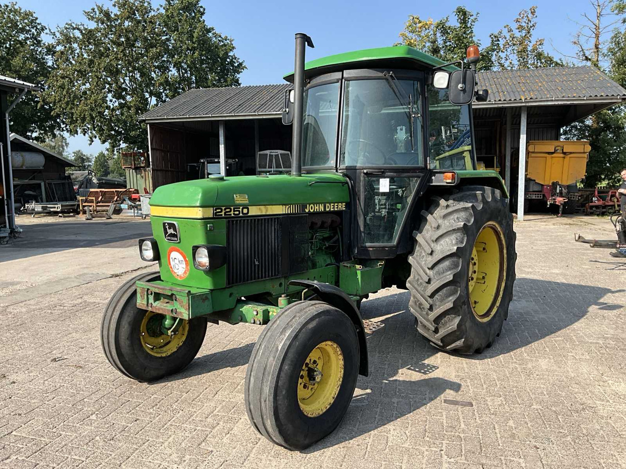 John Deere 2250 - Traktor: das Bild 1 John Deere 2250 - Traktor: das Bild 1