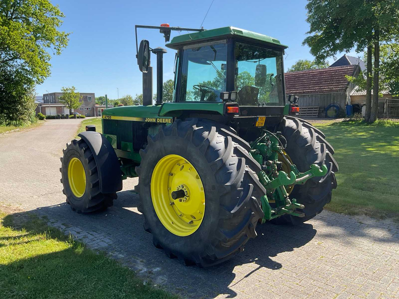 John Deere 4755 - Traktor: das Bild 4 John Deere 4755 - Traktor: das Bild 4