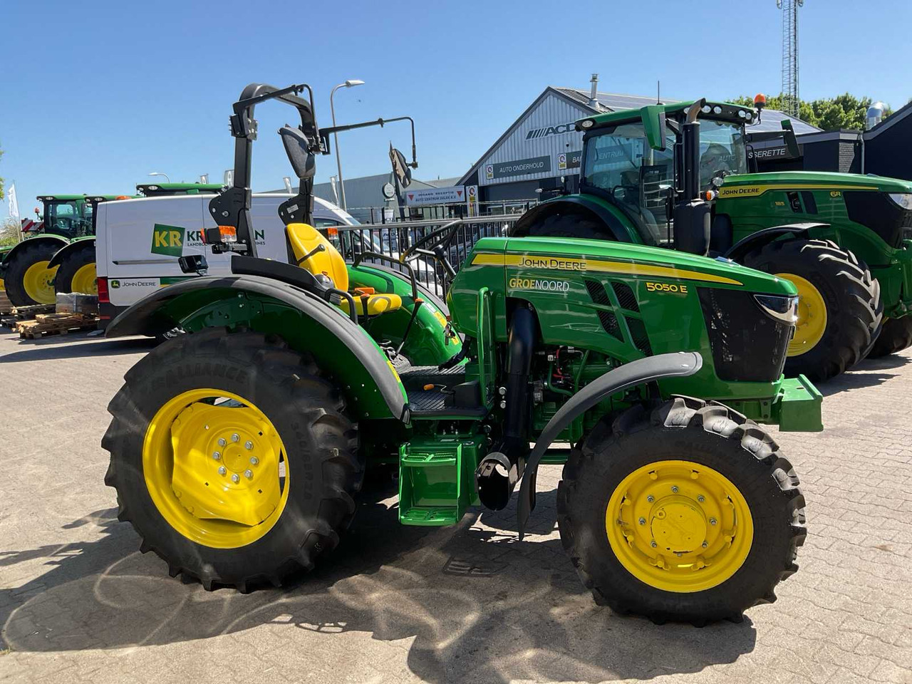 John Deere 5050E - Traktor: das Bild 5 John Deere 5050E - Traktor: das Bild 5