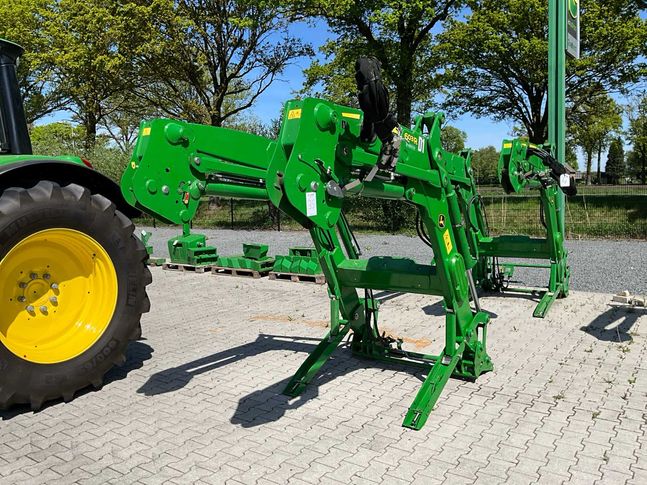 John Deere 603R - Frontlader für Traktor: das Bild 1 John Deere 603R - Frontlader für Traktor: das Bild 1