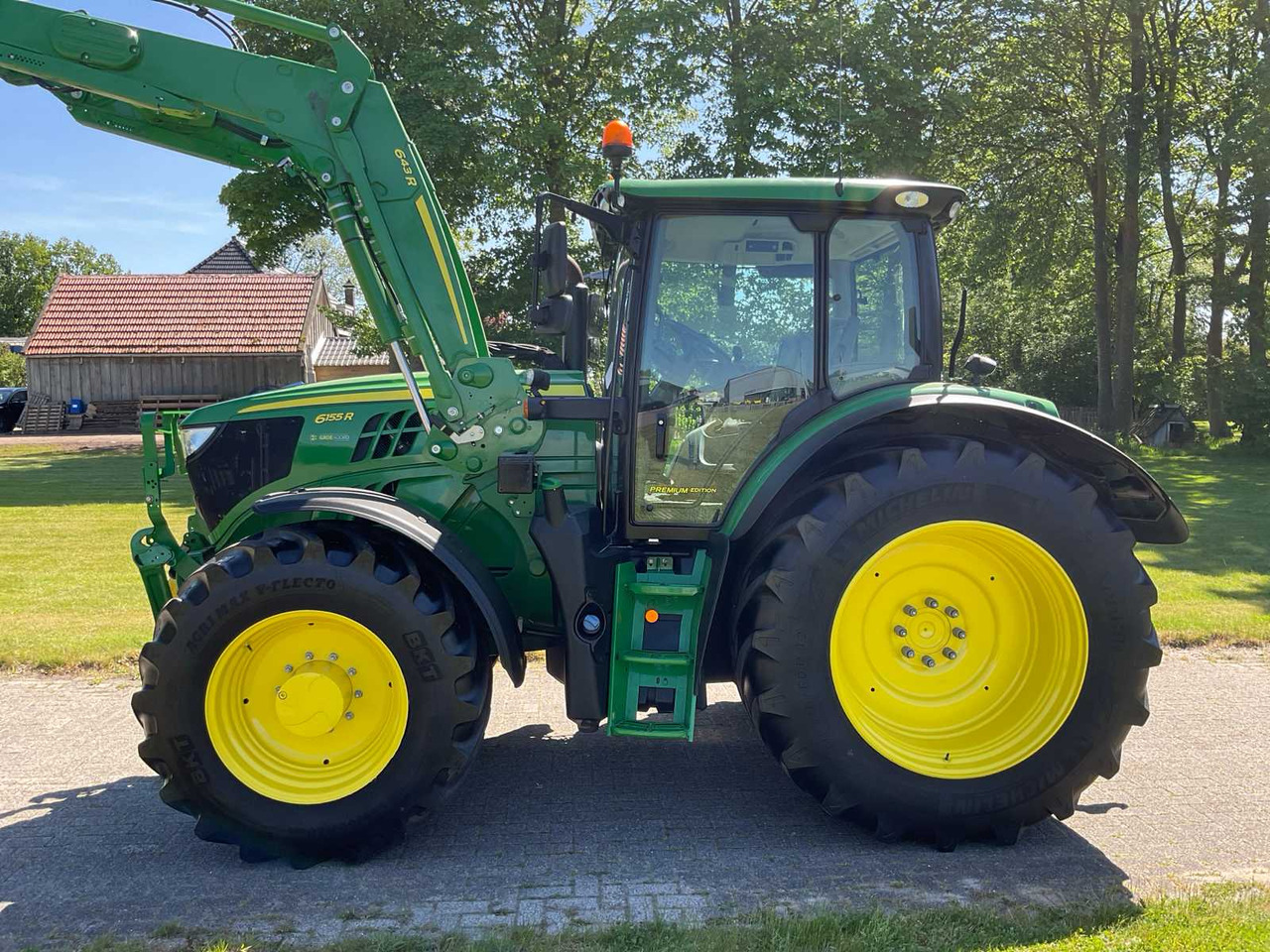 John Deere 6155R - Traktor: das Bild 3 John Deere 6155R - Traktor: das Bild 3