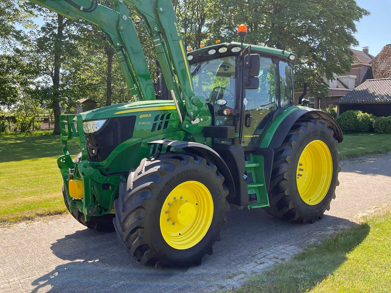 John Deere 6155R - Traktor: das Bild 2 John Deere 6155R - Traktor: das Bild 2