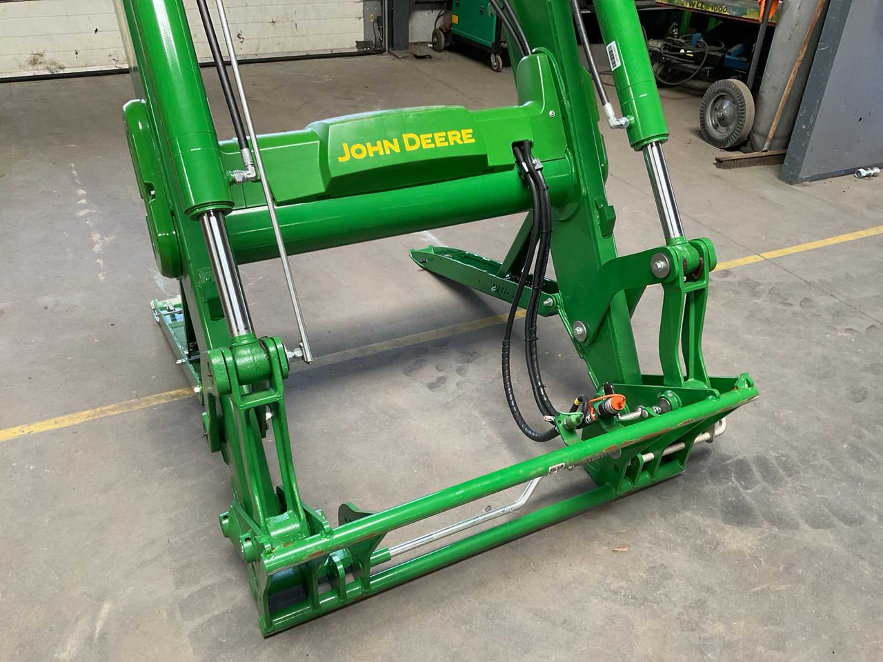 John Deere 663R / C / - Frontlader für Traktor: das Bild 2 John Deere 663R / C / - Frontlader für Traktor: das Bild 2