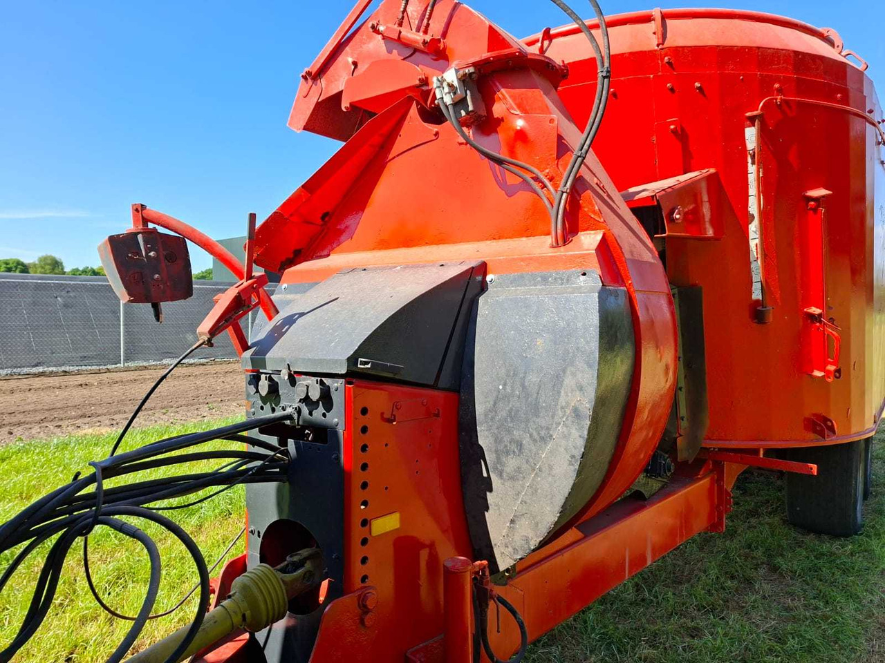 KUHN Euromix Plus 2370 - Futtermischwagen: das Bild 5 KUHN Euromix Plus 2370 - Futtermischwagen: das Bild 5