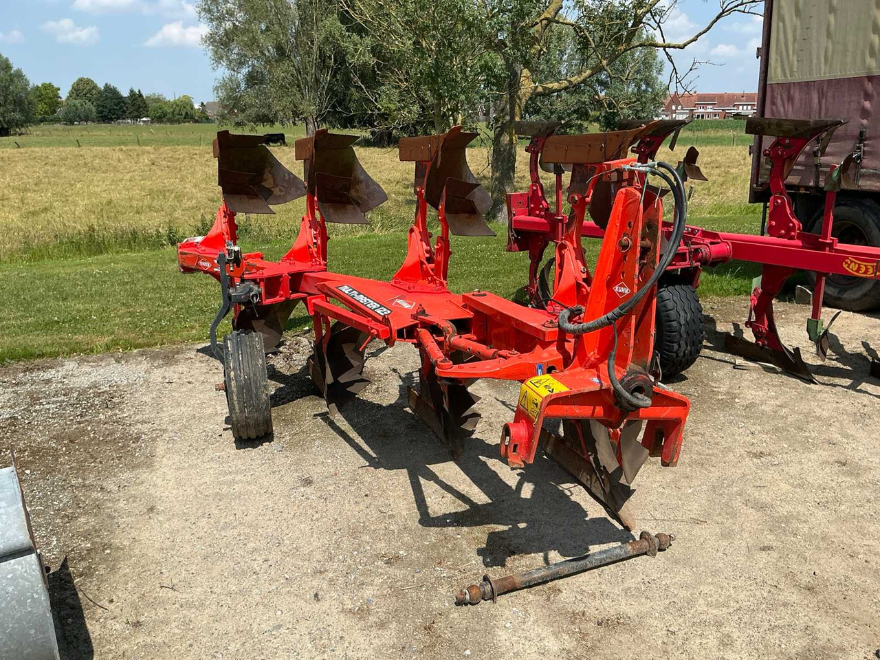 Kuhn Multimaster 123 - Pflug: das Bild 1 Kuhn Multimaster 123 - Pflug: das Bild 1