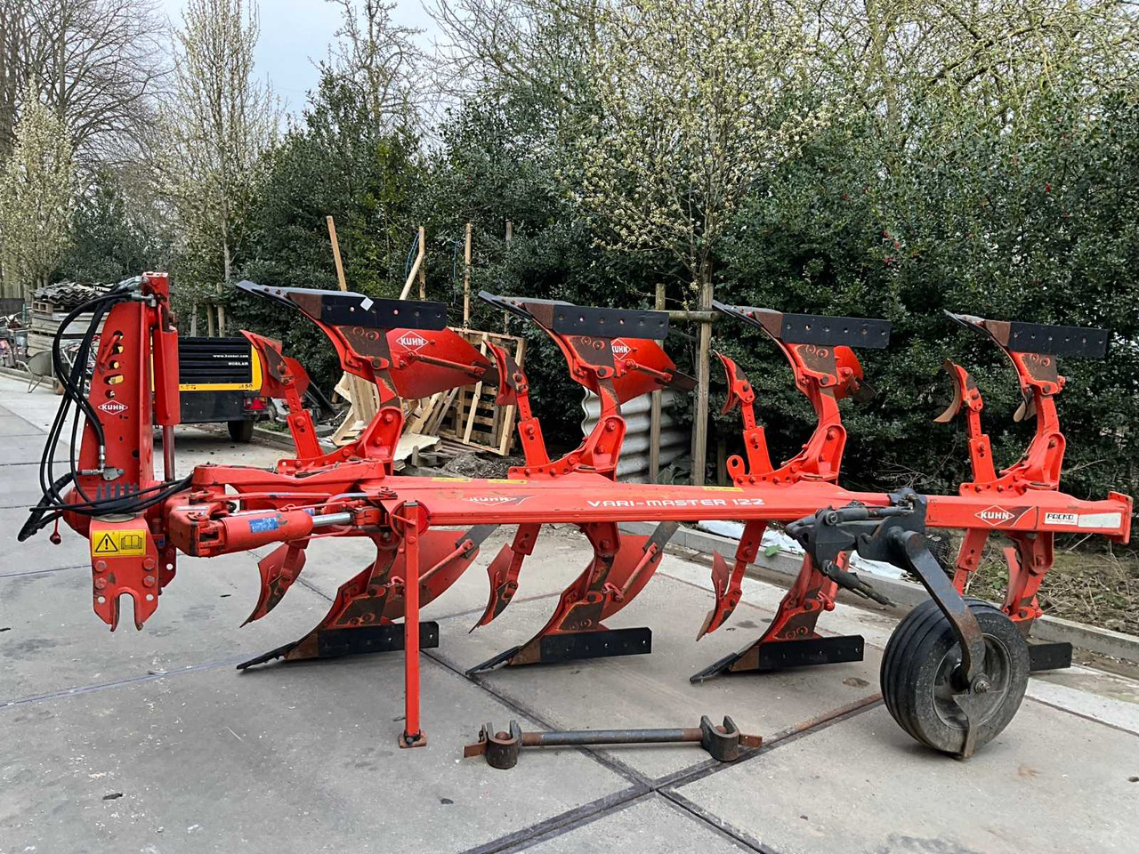 Kuhn Vari-master 122 - Pflug: das Bild 1 Kuhn Vari-master 122 - Pflug: das Bild 1