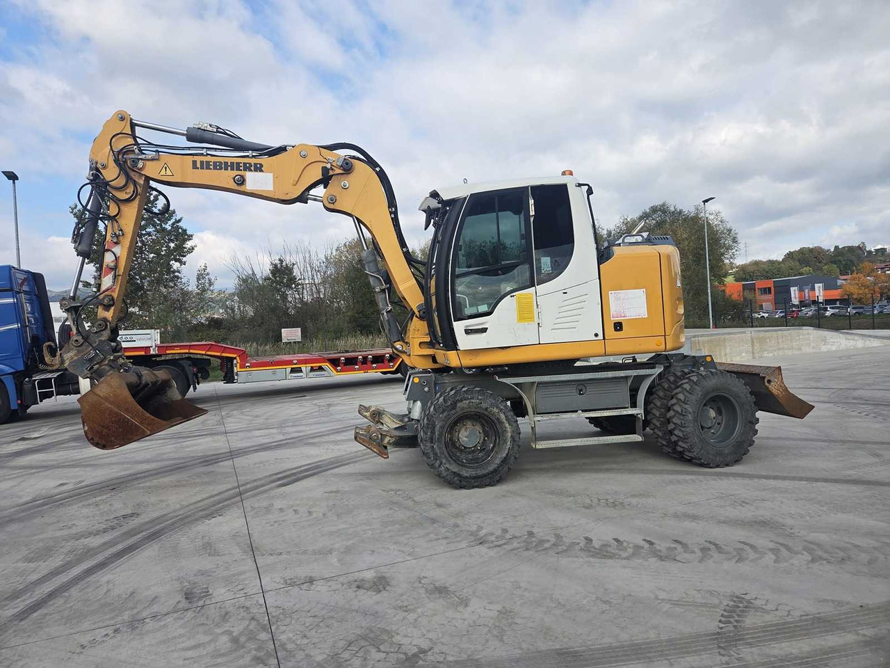 LIEBHERR - 912 COMPACT LITRONIC - WHEELED EXCAVATOR - 2017 - Mobilbagger: das Bild 2 LIEBHERR - 912 COMPACT LITRONIC - WHEELED EXCAVATOR - 2017 - Mobilbagger: das Bild 2