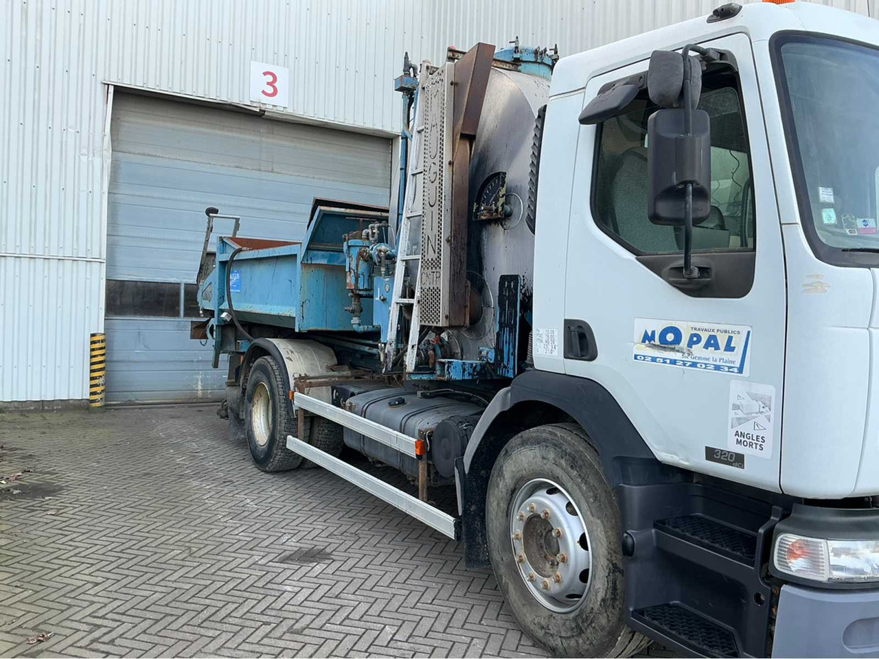 2001 RENAULT 22 AVA 320 DCI TRUCK - LKW: das Bild 5 2001 RENAULT 22 AVA 320 DCI TRUCK - LKW: das Bild 5