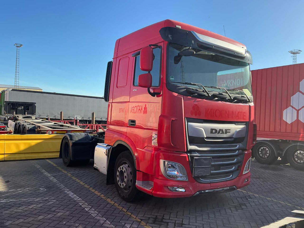 2019 DAF XF450FT TR4X2 COM KIP TRACTOR UNIT (84113-811) - LKW: das Bild 2 2019 DAF XF450FT TR4X2 COM KIP TRACTOR UNIT (84113-811) - LKW: das Bild 2