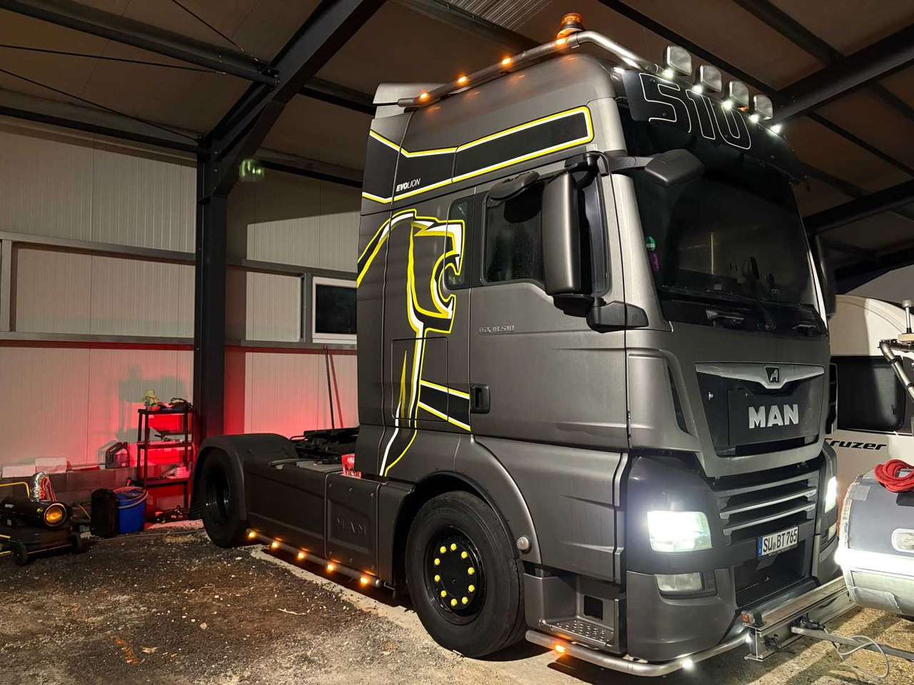 MAN TGX 18.510 4X2 BLS – SPECIAL MODEL "INDIVIDUAL" – YEAR OF CONSTRUCTION 2019 / SEMITRAILER - LKW: das Bild 2 MAN TGX 18.510 4X2 BLS – SPECIAL MODEL "INDIVIDUAL" – YEAR OF CONSTRUCTION 2019 / SEMITRAILER - LKW: das Bild 2