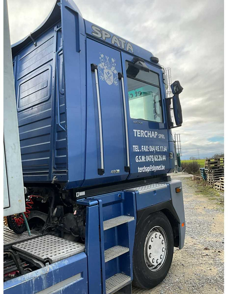 TRACTOR RENAULT MAGNUM - LKW: das Bild 3 TRACTOR RENAULT MAGNUM - LKW: das Bild 3