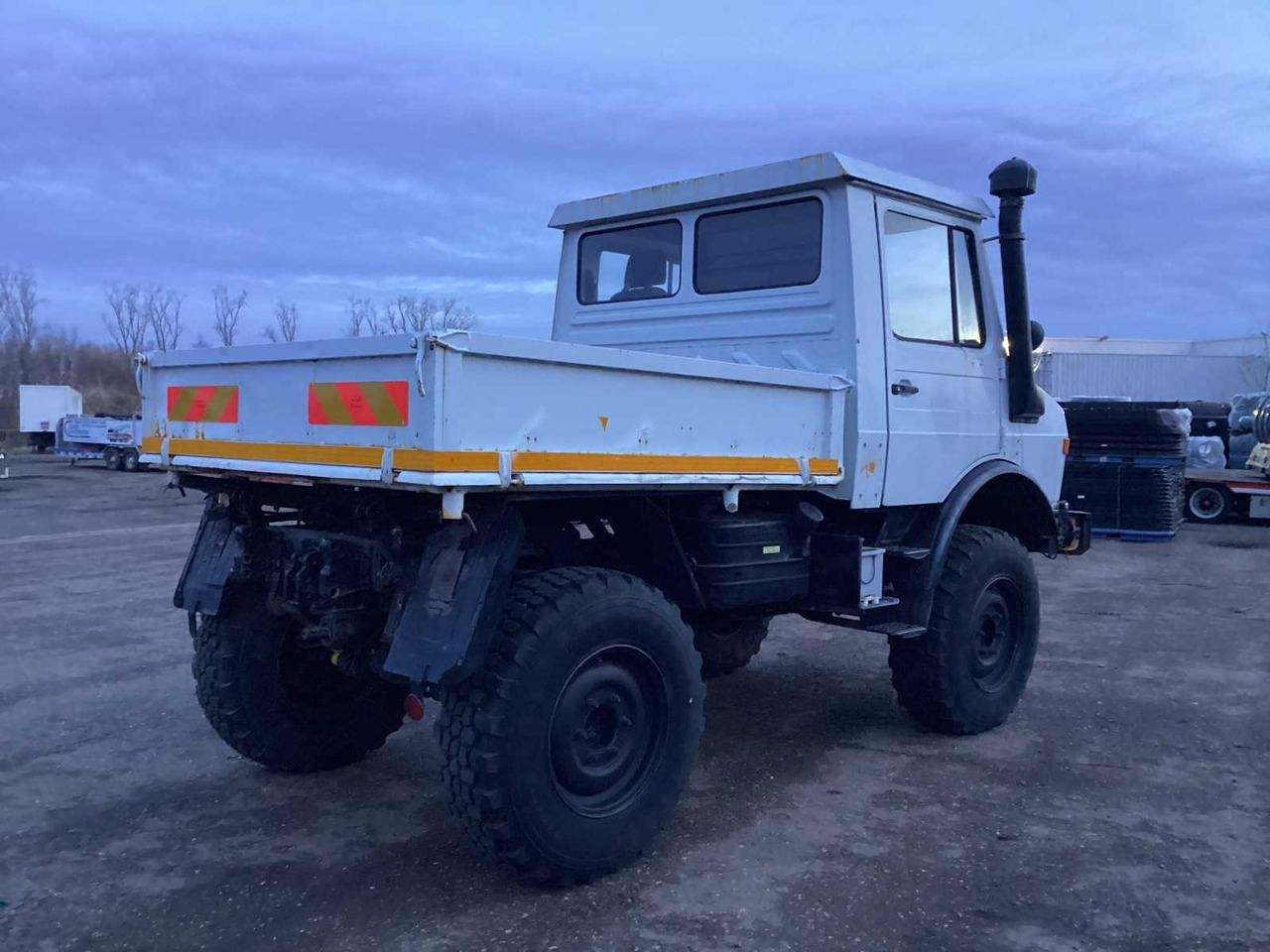 UNIMOG 424 TRUCK - LKW: das Bild 5 UNIMOG 424 TRUCK - LKW: das Bild 5