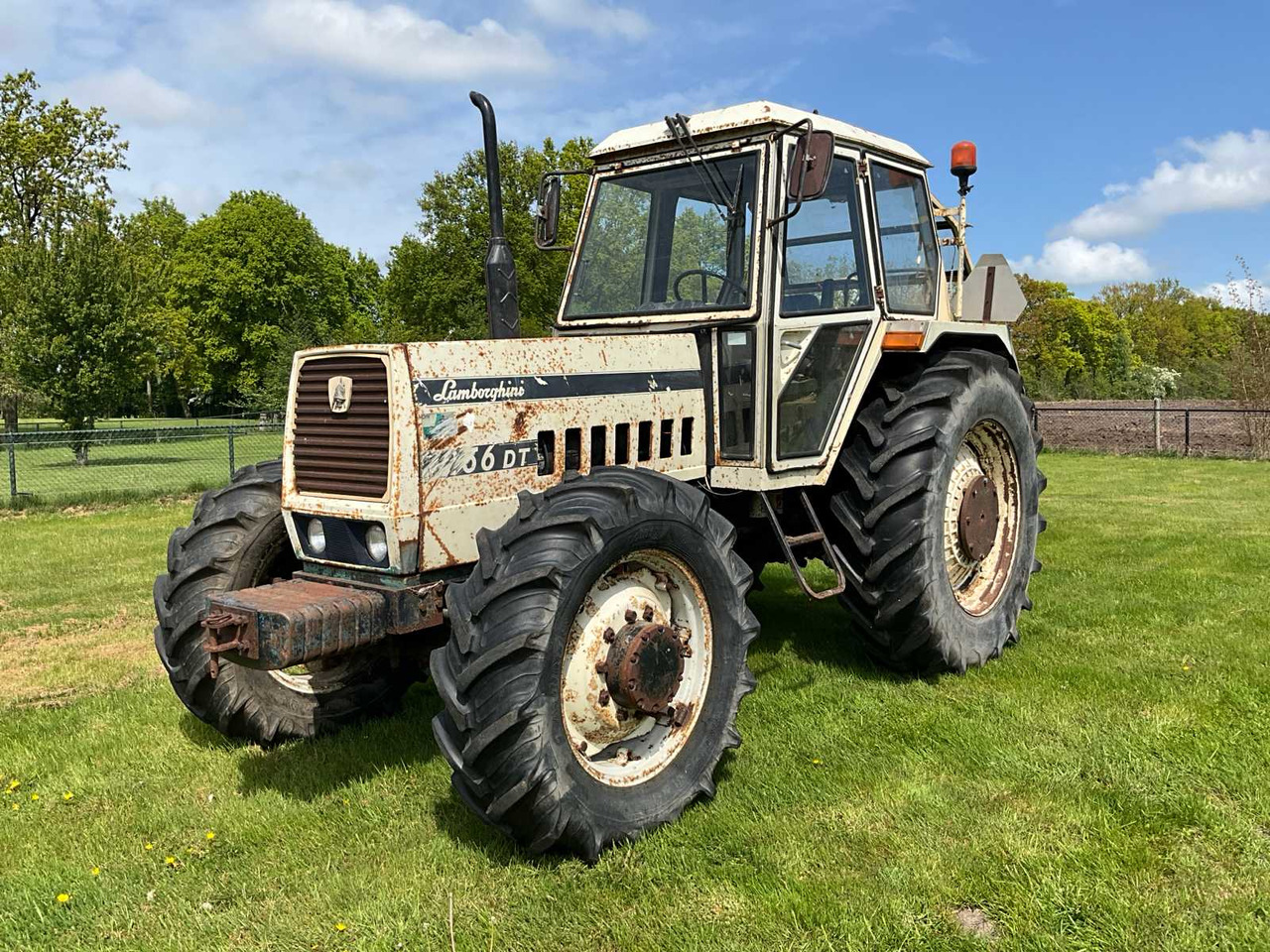Lamborghini 1256 DT - Traktor: das Bild 1 Lamborghini 1256 DT - Traktor: das Bild 1