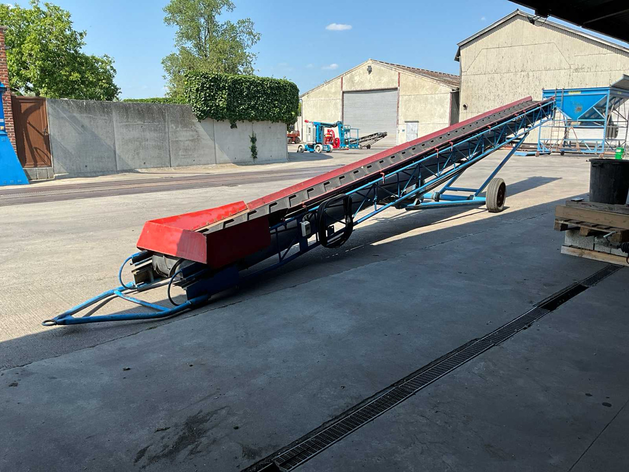 Mobile conveyor belt - toggle clamp - Förderband: das Bild 2 Mobile conveyor belt - toggle clamp - Förderband: das Bild 2