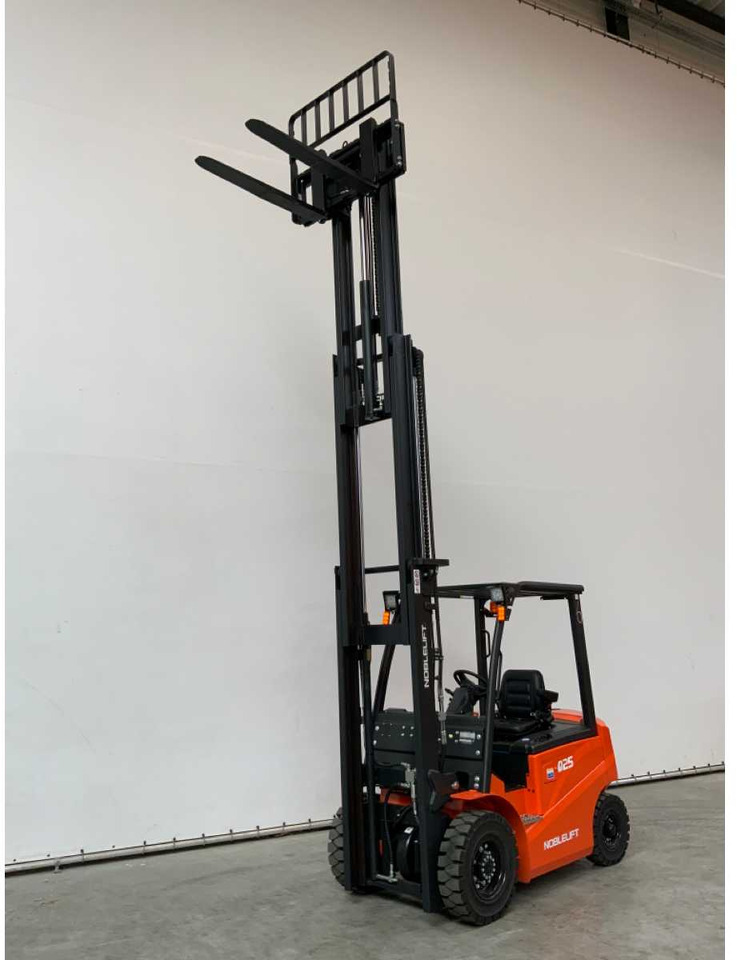 NOBLELIFT - 2024 - Q25-SERIES - 2.5T FORKLIFT ADJUSTABLE FORKS 4.8M - Gabelstapler: das Bild 3 NOBLELIFT - 2024 - Q25-SERIES - 2.5T FORKLIFT ADJUSTABLE FORKS 4.8M - Gabelstapler: das Bild 3