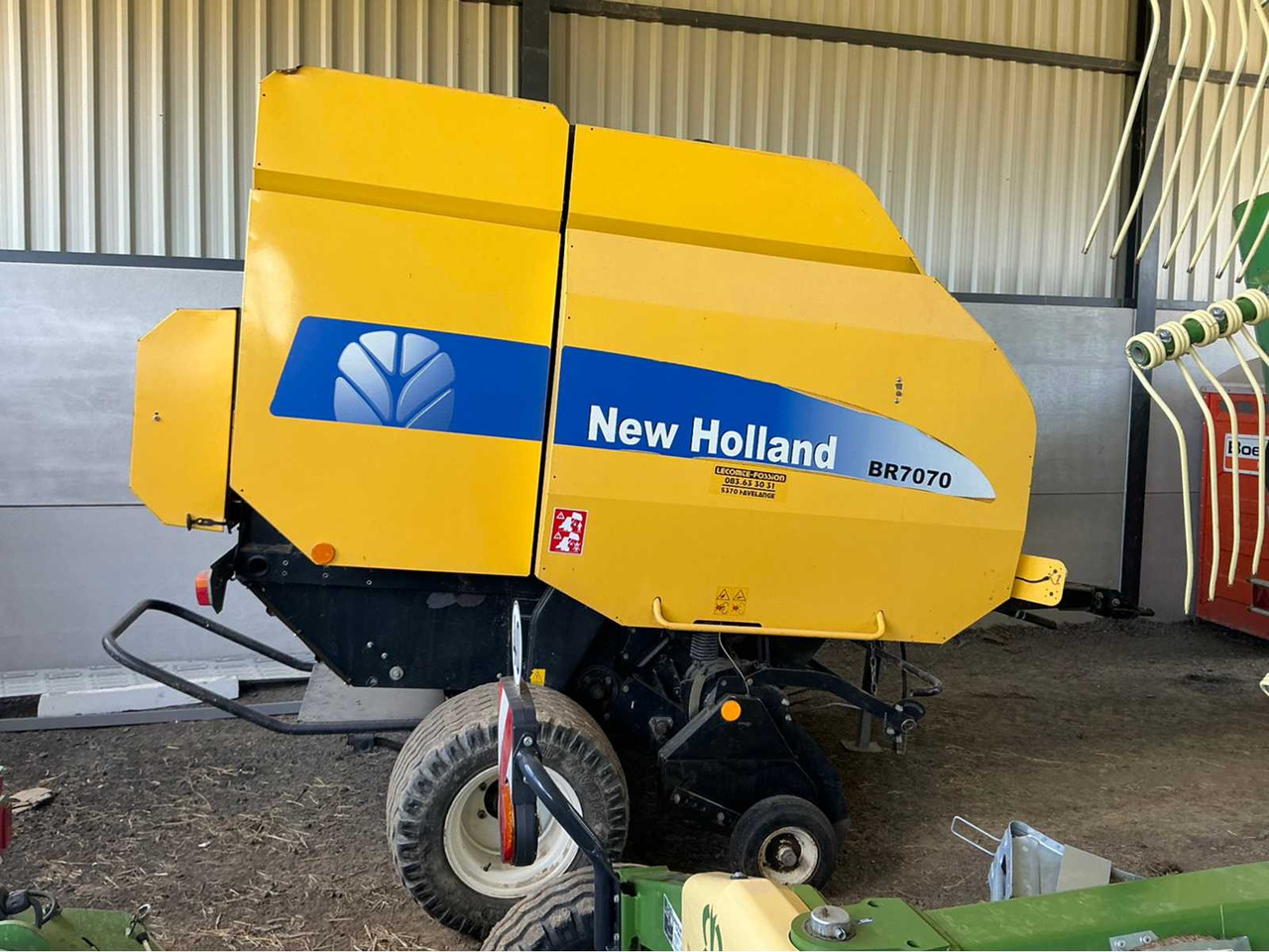 New Holland BR7070 - Rundballenpresse: das Bild 4 New Holland BR7070 - Rundballenpresse: das Bild 4
