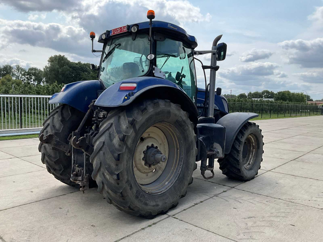 New Holland T7-235 - Traktor: das Bild 5 New Holland T7-235 - Traktor: das Bild 5