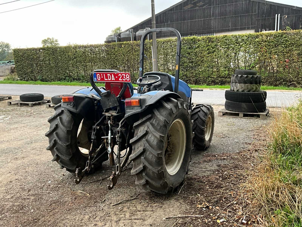 New Holland TCE50 - Kleintraktor: das Bild 5 New Holland TCE50 - Kleintraktor: das Bild 5