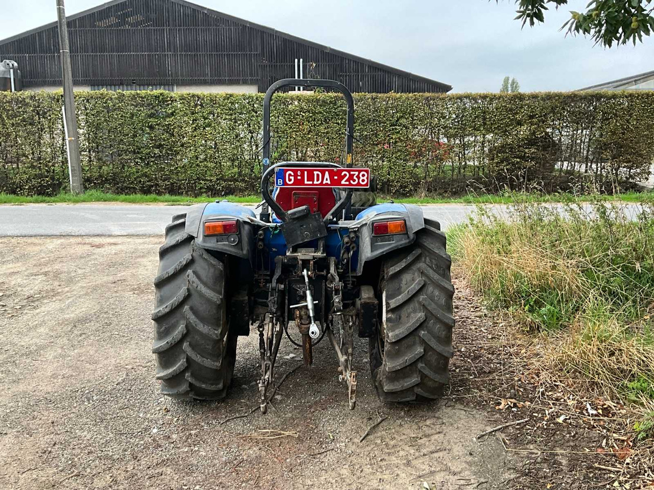 New Holland TCE50 - Kleintraktor: das Bild 4 New Holland TCE50 - Kleintraktor: das Bild 4